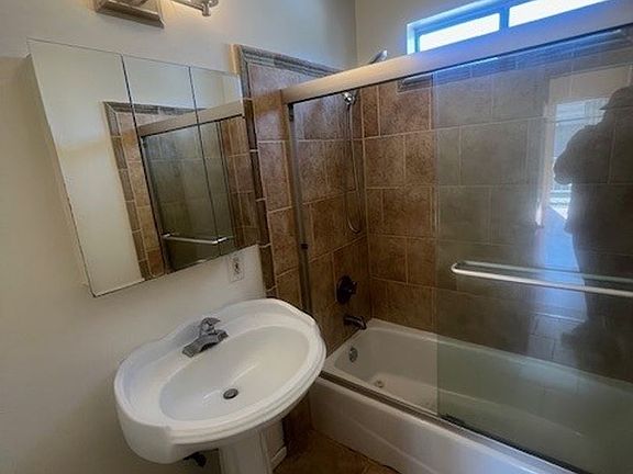 4th image of 1840 Temple Ave APT D