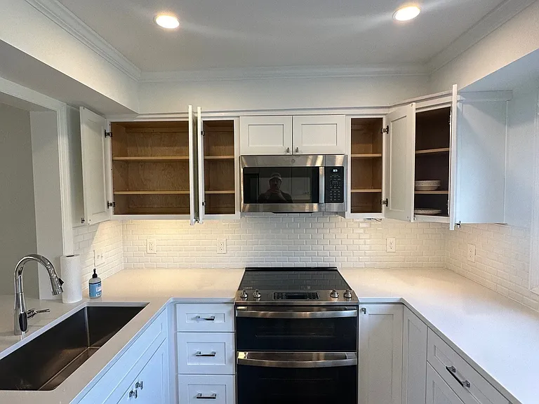 1208 Corbett St — Photo 9