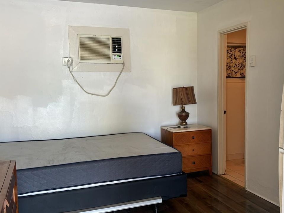 2nd image of 617 E Myers Blvd #2