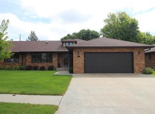 1222 Lodgeview Dr, Norfolk, NE 68701