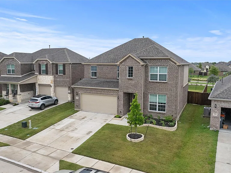 913 Adelyn St — Photo 34