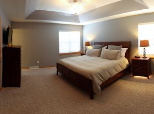 7910 Oak View Dr, Madison, WI 53719