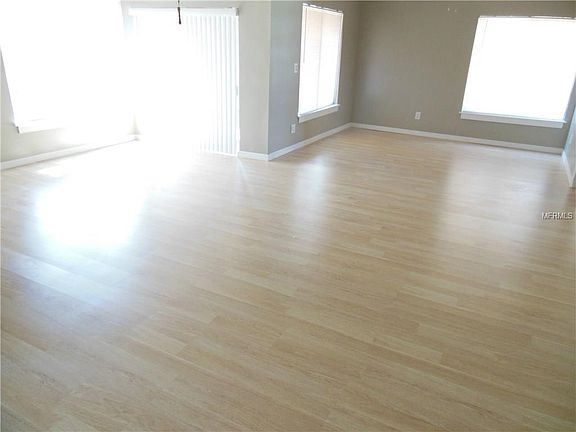 3rd image of 709 Wood Ln