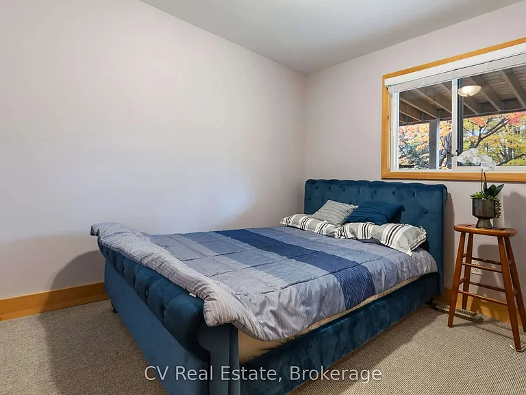 156 Chamonix Cres — Photo 34