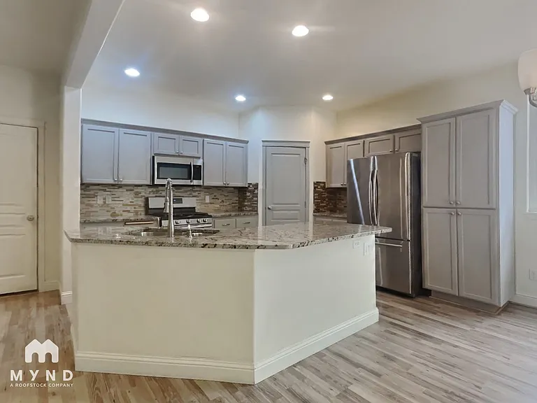 4698 NE Beaumead Ln — Photo 7