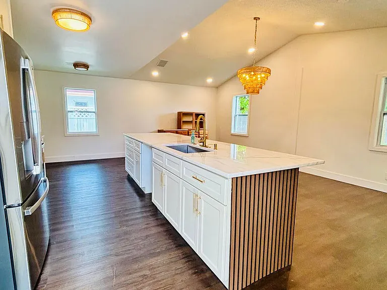 10303 Pippin Ln — Photo 2