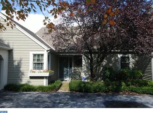 2038 Meadow Gln, Wyomissing, PA 19610