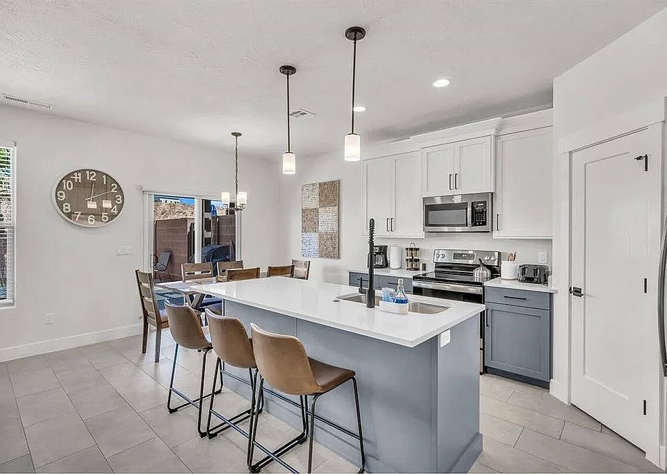 1st image of 1303 E Vista Roja Pl