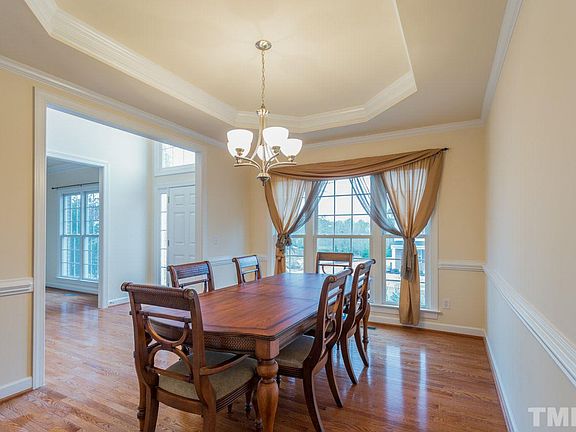 3rd image of 1803 Hemlock Hill Dr