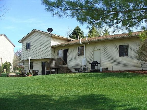 2nd image of 256 Davis Lake Dr