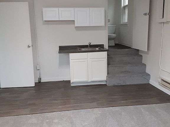 2nd image of 672 W Tuscarawas Ave #2