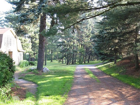 2nd image of 2867 Copper Kettle Hwy