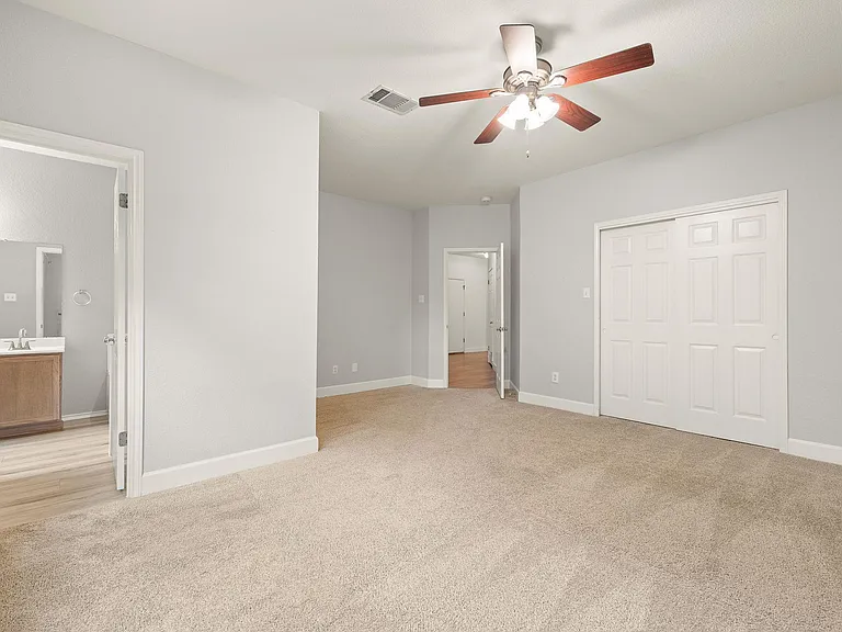 1907 Coachlamp Dr — Photo 14