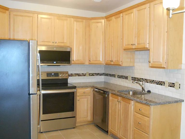 Amberley at Blue Bell Apartments — Photo 47