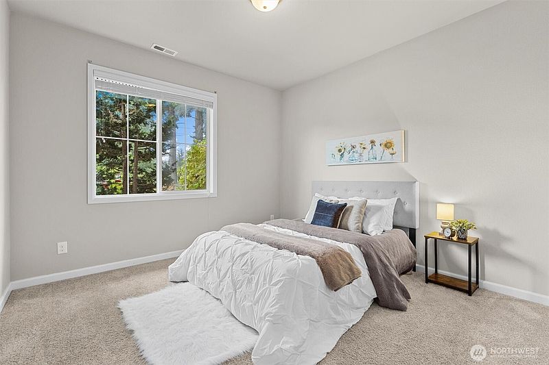 4th image of 18728 42nd Avenue SE