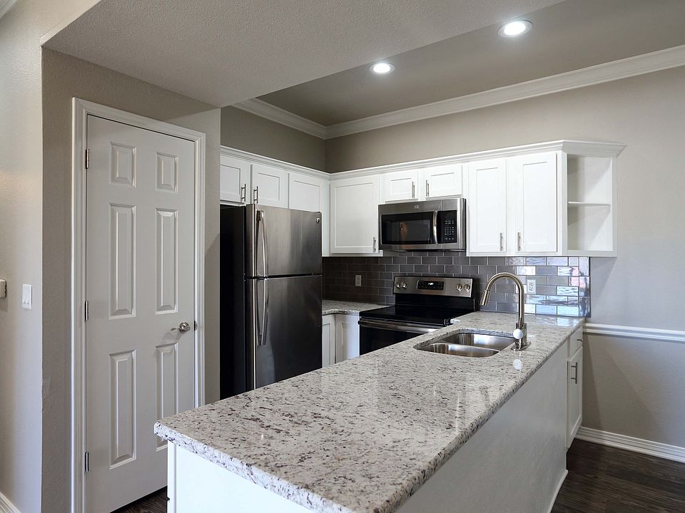 1st image of 5075 Airline Dr #1501