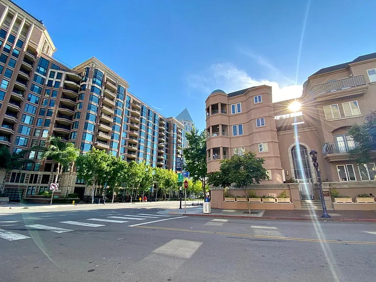 Corner of State and Market, Marina District - 3 blocks to water