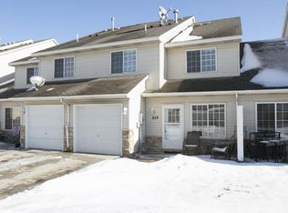 829 Swaps Dr, Shakopee, MN 55379