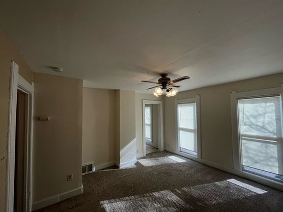 4th image of 409 E Wall St #3