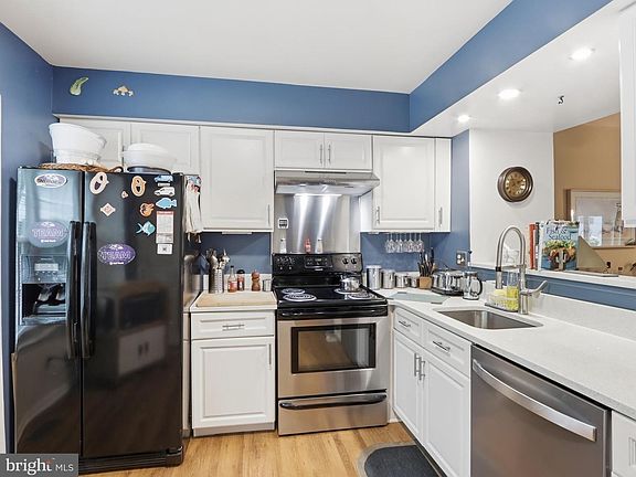 5th image of 3008 N Branch Ln