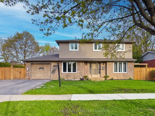 35 Treleaven Dr, Brampton, ON L6Y 1X7