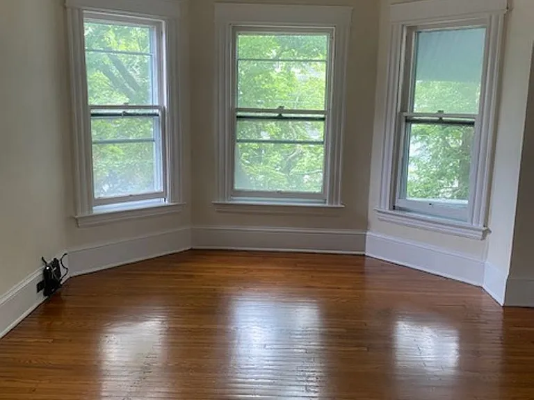 115-17 Trinity Place — Photo 4
