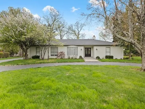1724 Single Tree Way, Bowling Green, KY 42103
