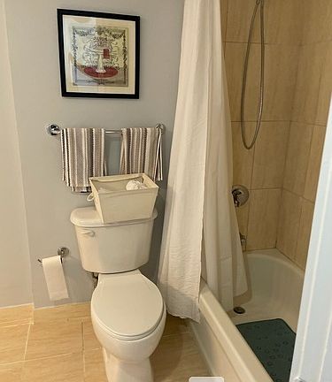 4th image of 1750 N Bayshore Dr APT 1601