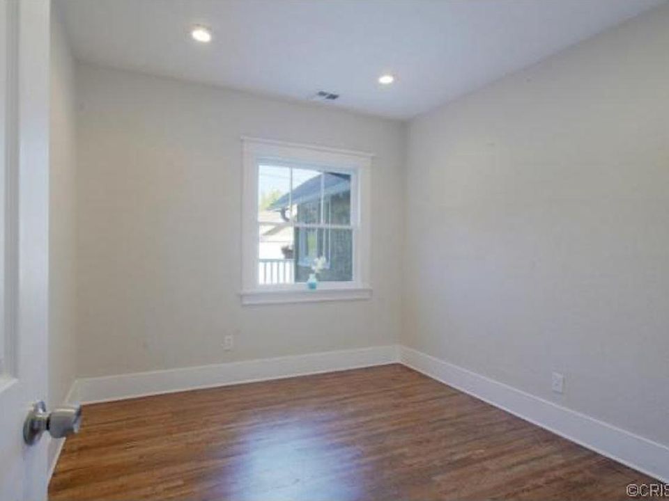 1st image of 1280 N Hill Ave