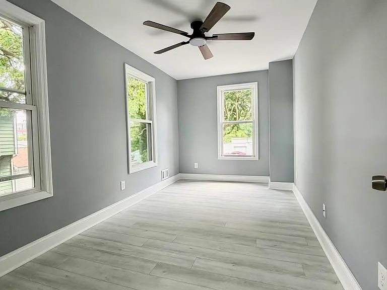 333 Washburn Ave — Photo 28