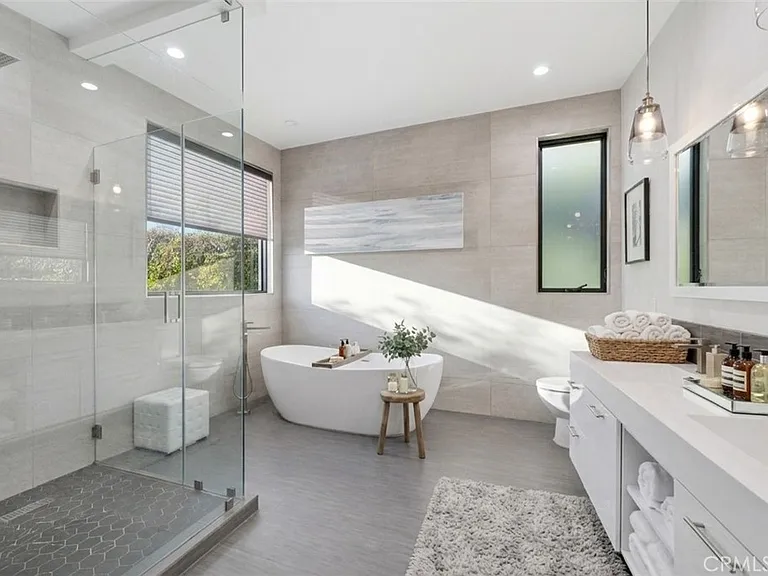 4545 Stern Ave — Photo 20