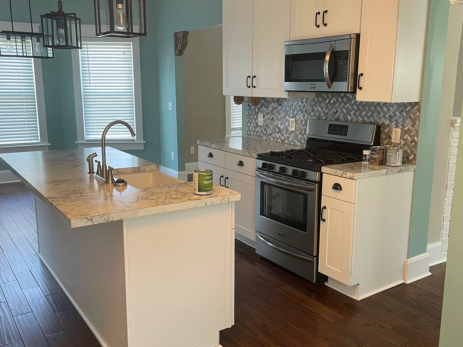 3 bed, 1.5 bath, 1115 sqft, $1,600 — Photo 3