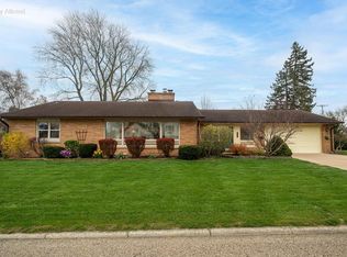 321 Lakecrest Dr, Racine, WI 53402