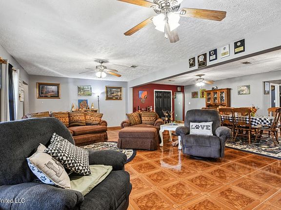 5th image of 2198 Longfellow Dr