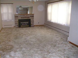 4th image of 405 Iowa St