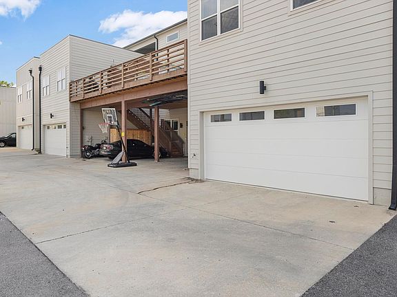 4th image of 1400 Slayton St