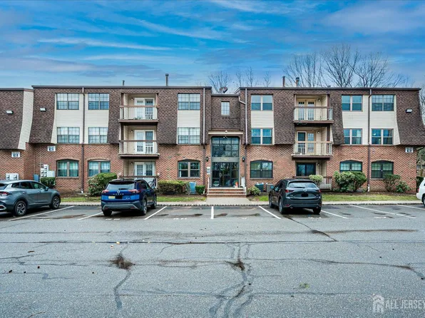 1608 Green Hollow Dr, Iselin, NJ 08830