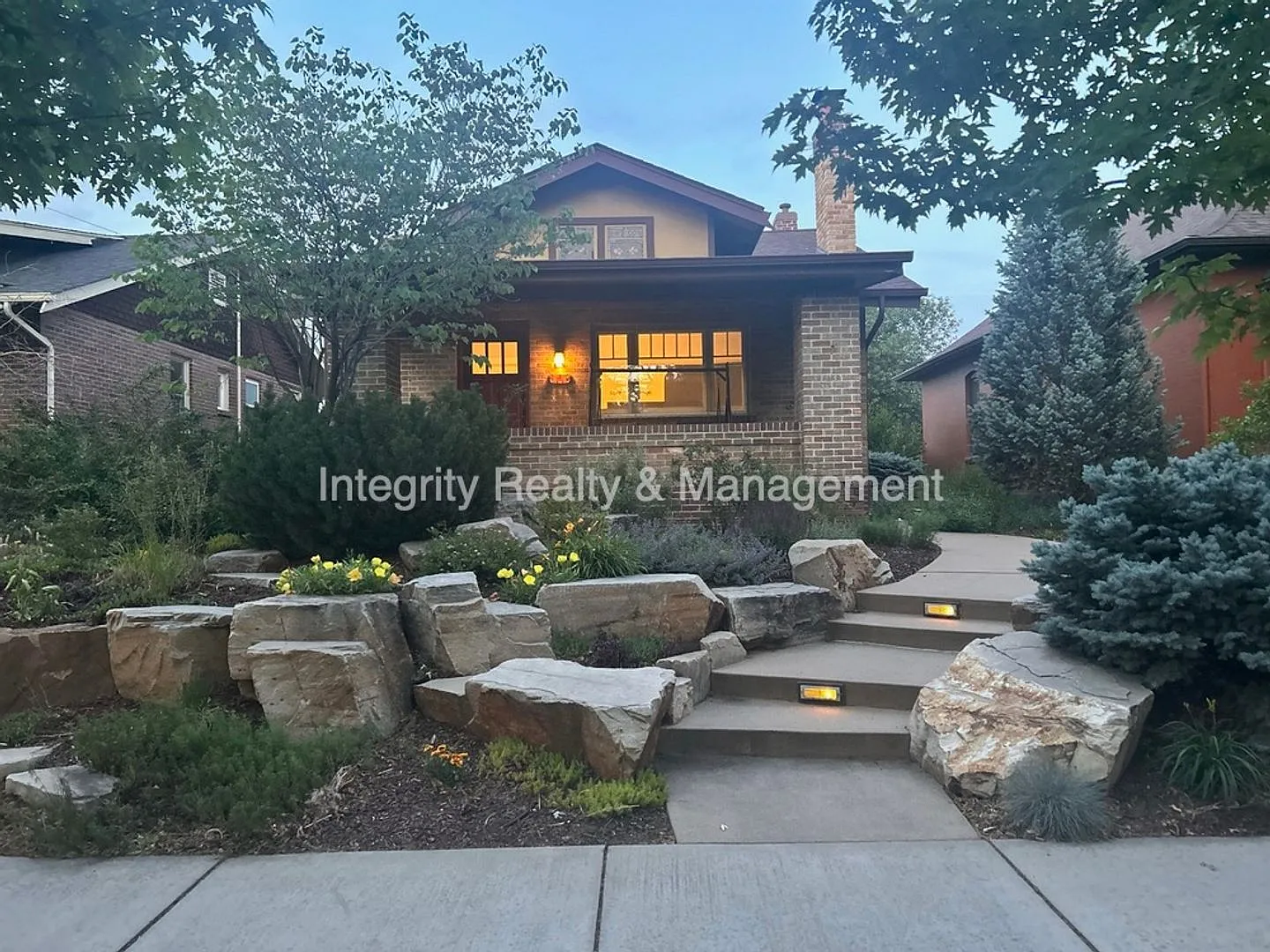 2 Bed/1 Bath, 870 Sqft - 808 S Grant St — Photo 3