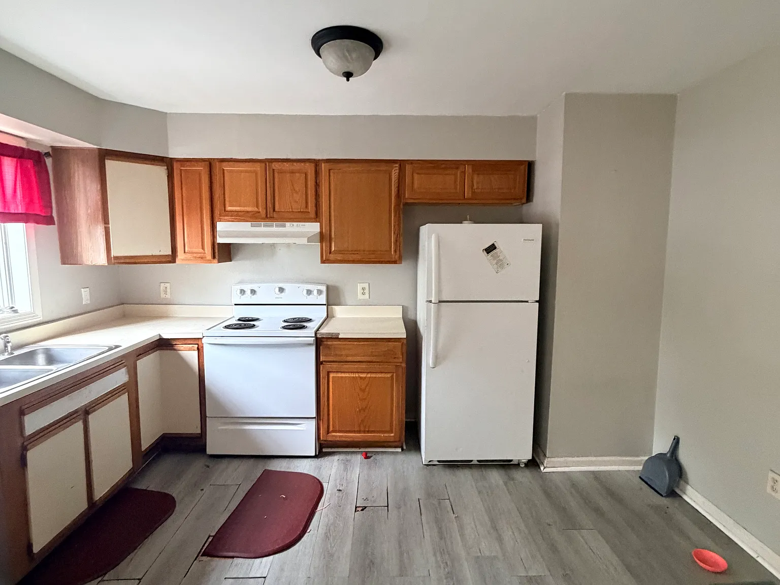 2 bed, 1.5 bath, 990 sqft, $1,850 — Photo 2