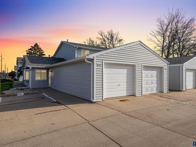 1000 S Newport Pl, Sioux Falls, SD, 57106