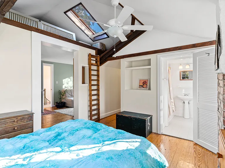 12 Bassett St #12 — Photo 18