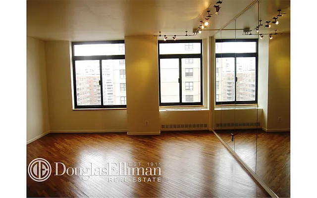 Rented by Douglas Elliman | media 24