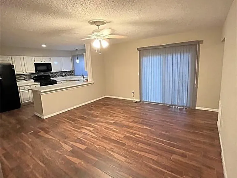 11223 Willow Field Dr — Photo 2