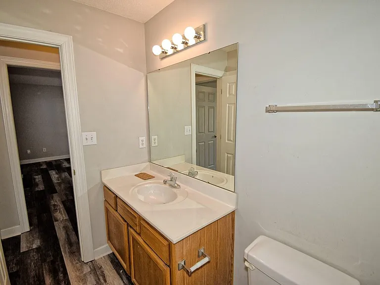 239 Tillamook Dr — Photo 31