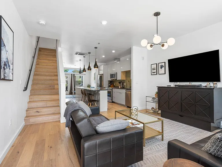 1701 E M L King Jr Blvd #105 — Photo 7