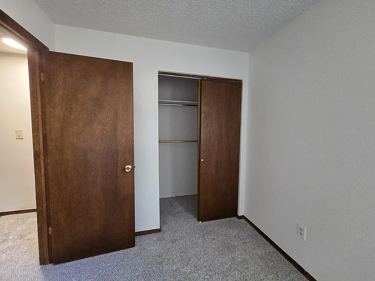 570 Manor Ct #B — Photo 24