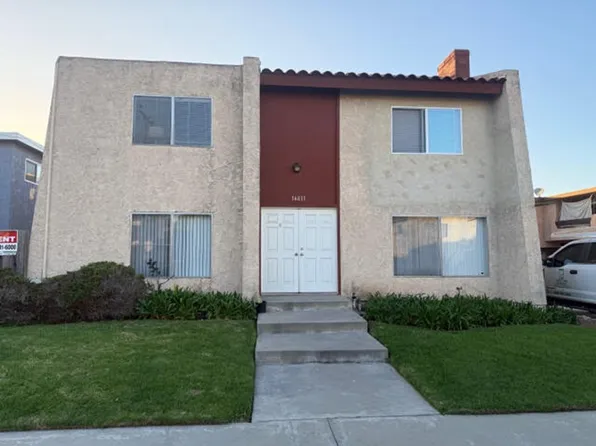 16811 Hoskins Ln, Huntington Beach, CA 92649