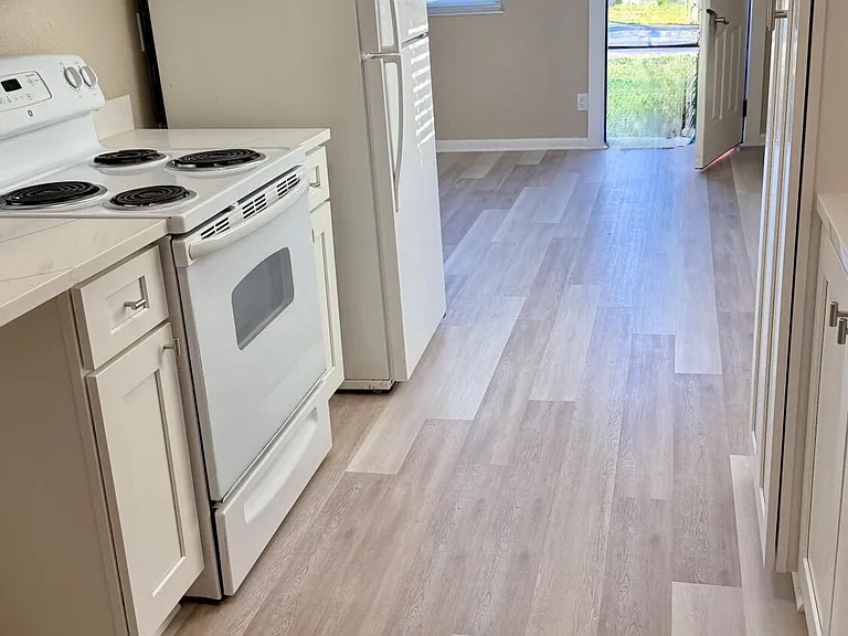 696 Kestner Rd — Photo 6
