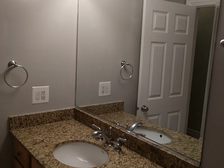 817 Chicago Ave #1 — Photo 13