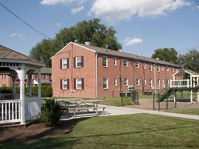 Frederick Greenes Apartments — Photo 3
